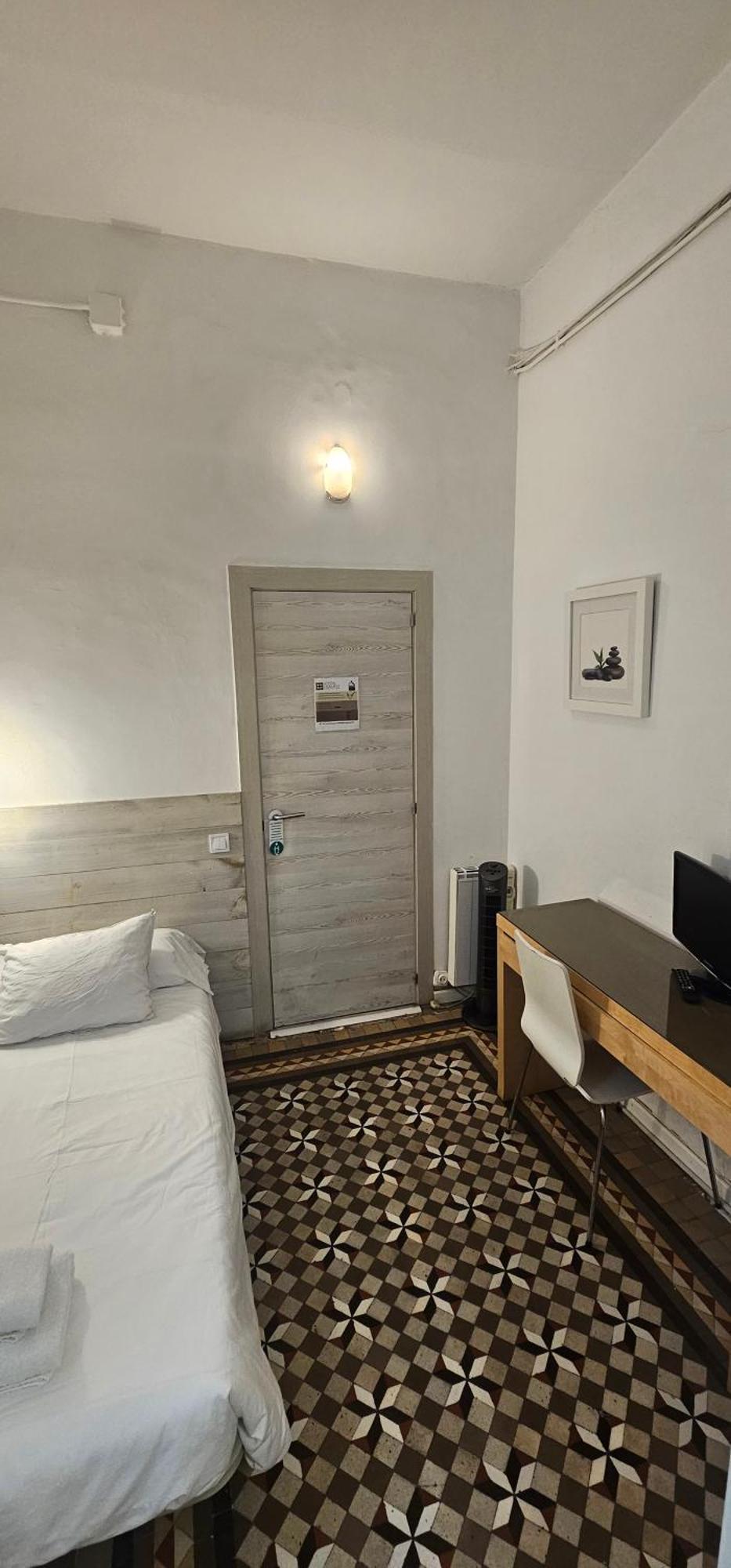Hostal Eixample Barcelona Zewnętrze zdjęcie